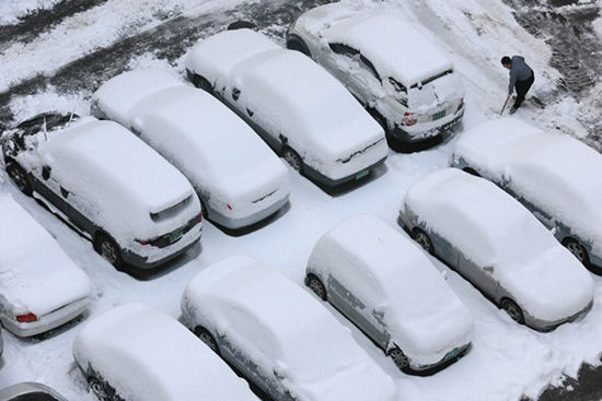 韓國一架客機(jī)降落時(shí)因大雪滑出跑道