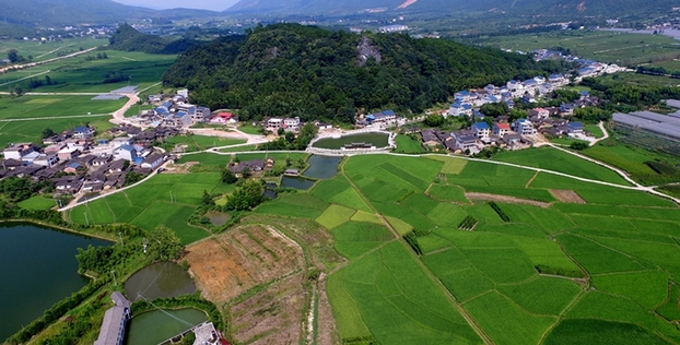 航拍福建清流林畬：紅土地上崛起“新農(nóng)村”