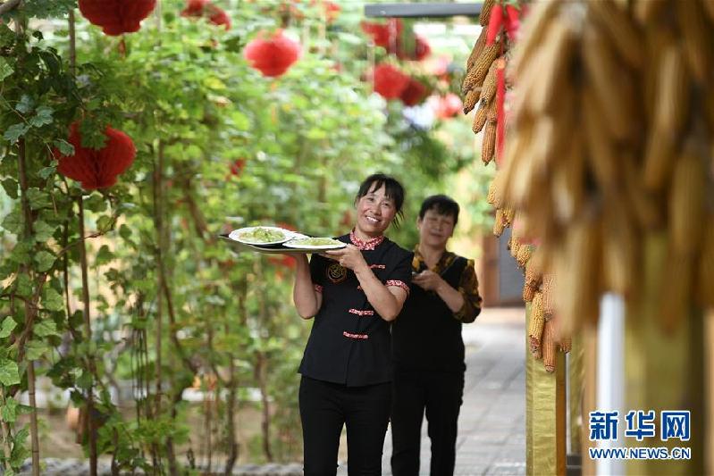 （新華全媒頭條·兩會特別報道·圖文互動）（5）在推進高質量發(fā)展中創(chuàng)造廣闊空間——從全國兩會看奮進中國的發(fā)展機遇