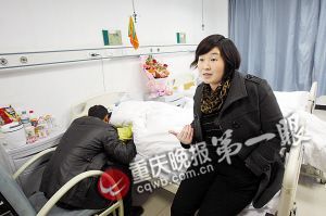 病床前，宋女士講述事發(fā)經(jīng)過(guò)。